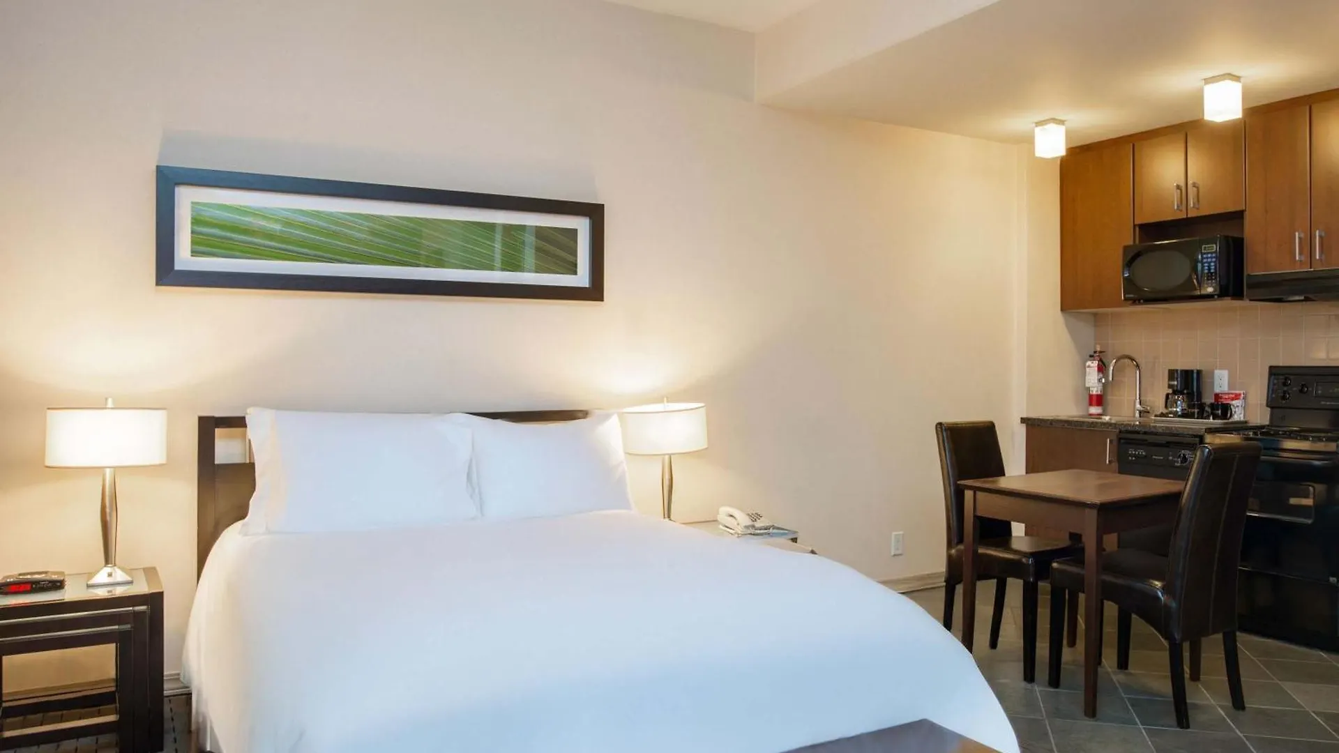 Otel Sandman Suites Vancouver On Davie