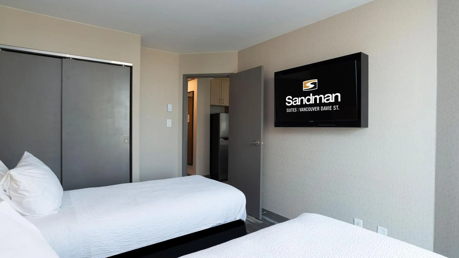 Sandman Suites Vancouver On Davie מלון