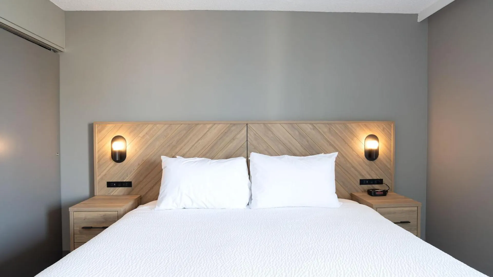 *** מלון Sandman Suites Vancouver On Davie קנדה