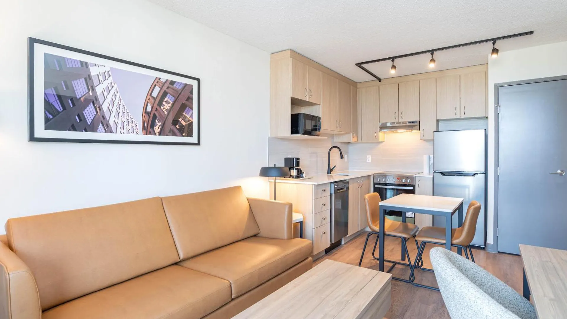 מלון Sandman Suites Vancouver On Davie