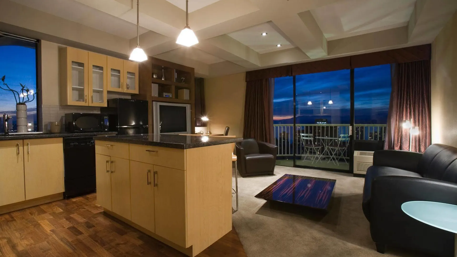 *** מלון Sandman Suites Vancouver On Davie קנדה