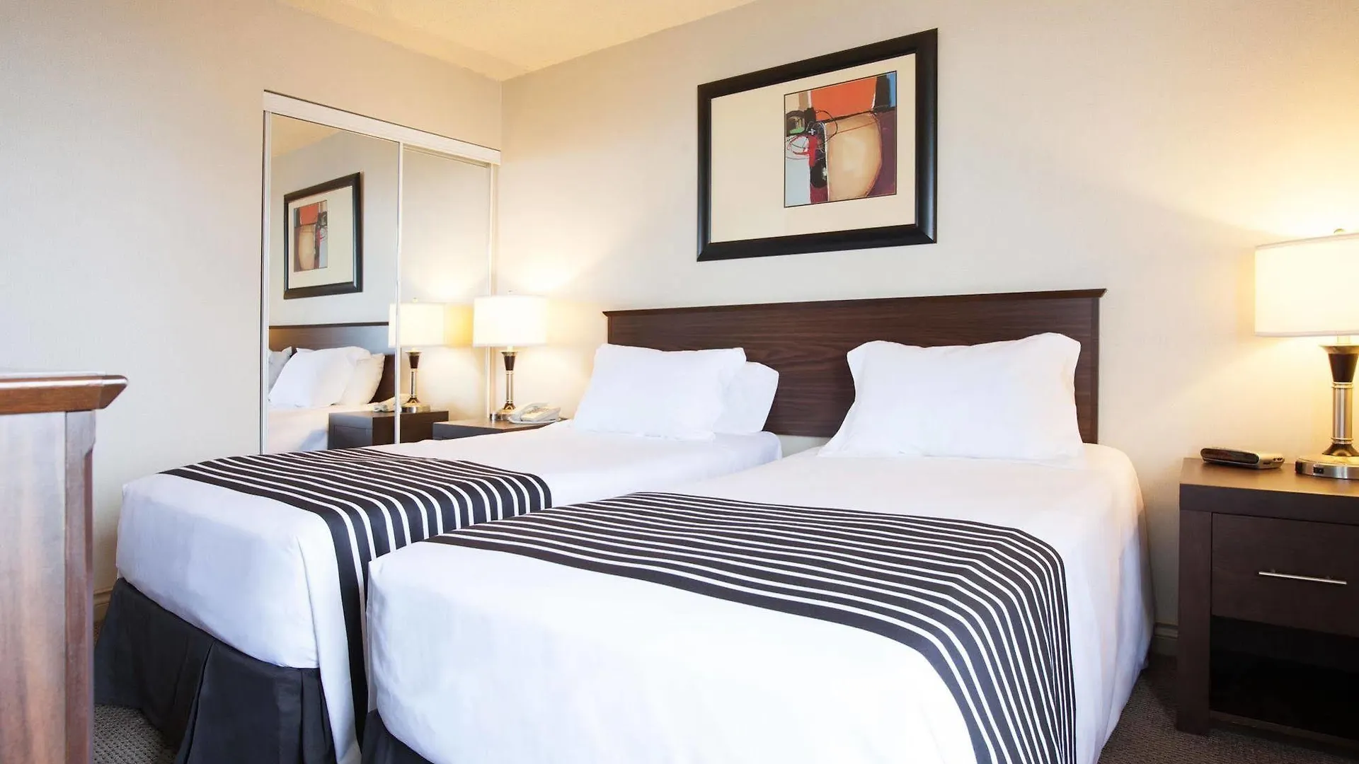 Sandman Suites Vancouver On Davie מלון