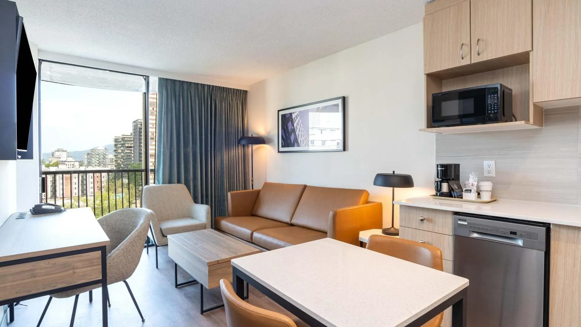Sandman Suites Vancouver On Davie 3*,  Canadá